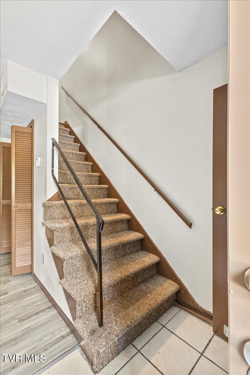 1308 Knob Creek Road Johnson City, TN 37604 - Photo 20 of 42 20-128A9116