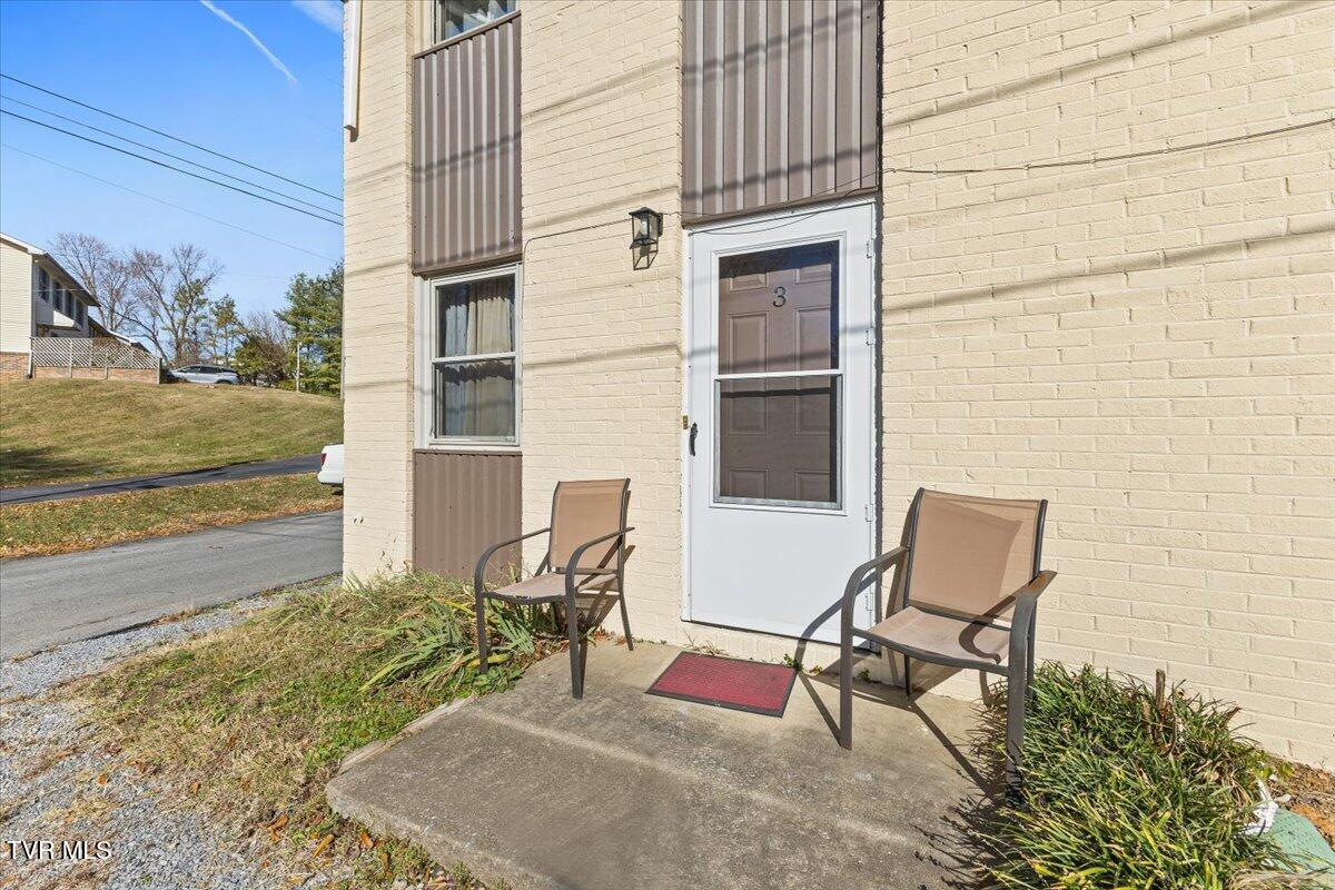 1308 Knob Creek Road Johnson City, TN 37604 - Photo 3 of 42 03-128A9058