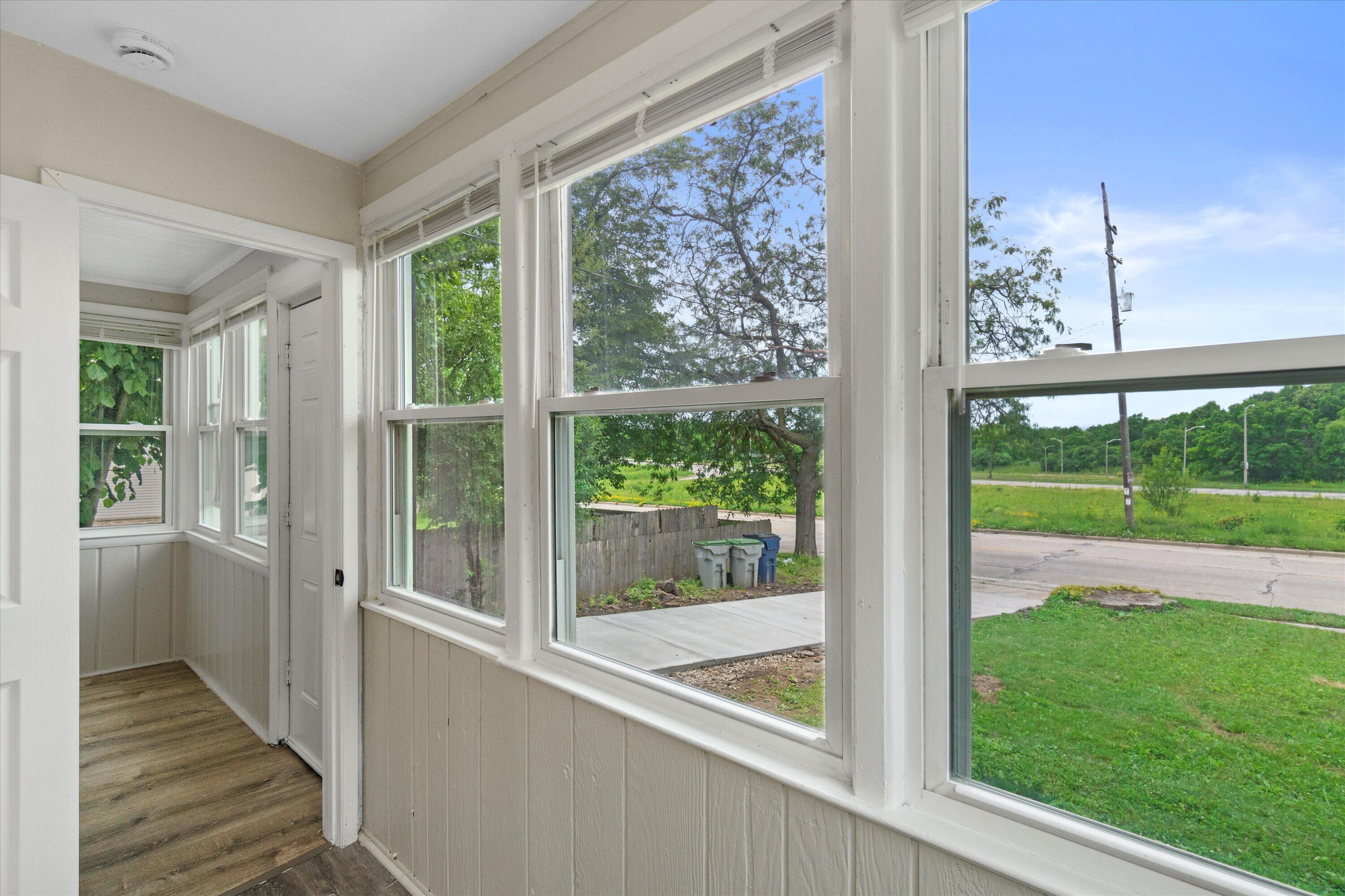 5676 North 43rd Street Milwaukee, WI 53209 - Photo 2 of 26 33-DSC06512