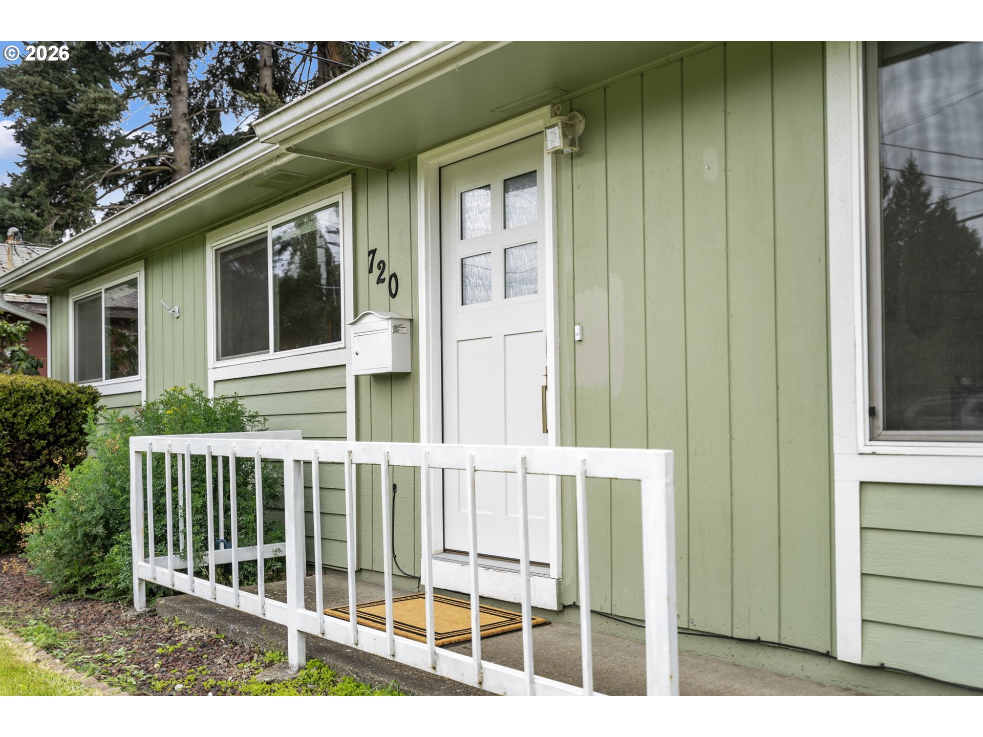 720 32nd Avenue Longview, WA 98632 - Photo 2 of 33