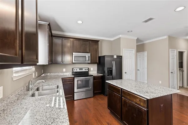 $1,995 | 2904 Whispering Pine Boulevard, Melissa, TX 75454