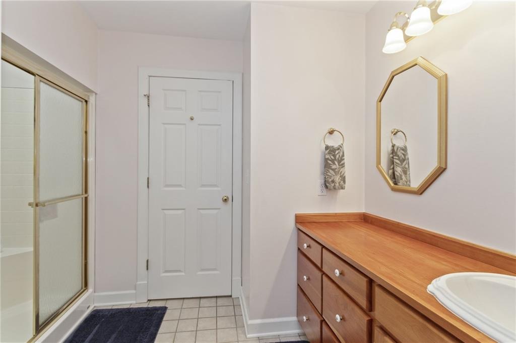 4661 Old Mercer Road Volant, PA 16156 - Photo 20 of 25 Full Bath