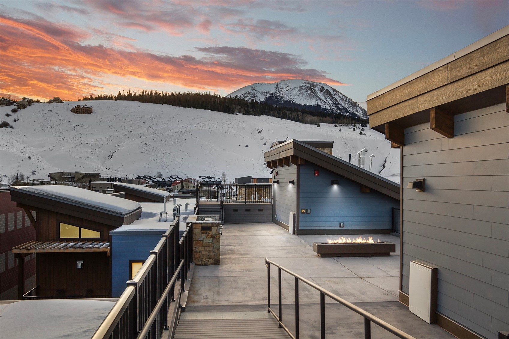 75 West 4th Street, Unit 305W Silverthorne, CO 80498 - Photo 25 of 30 a view of a terrace with chairs