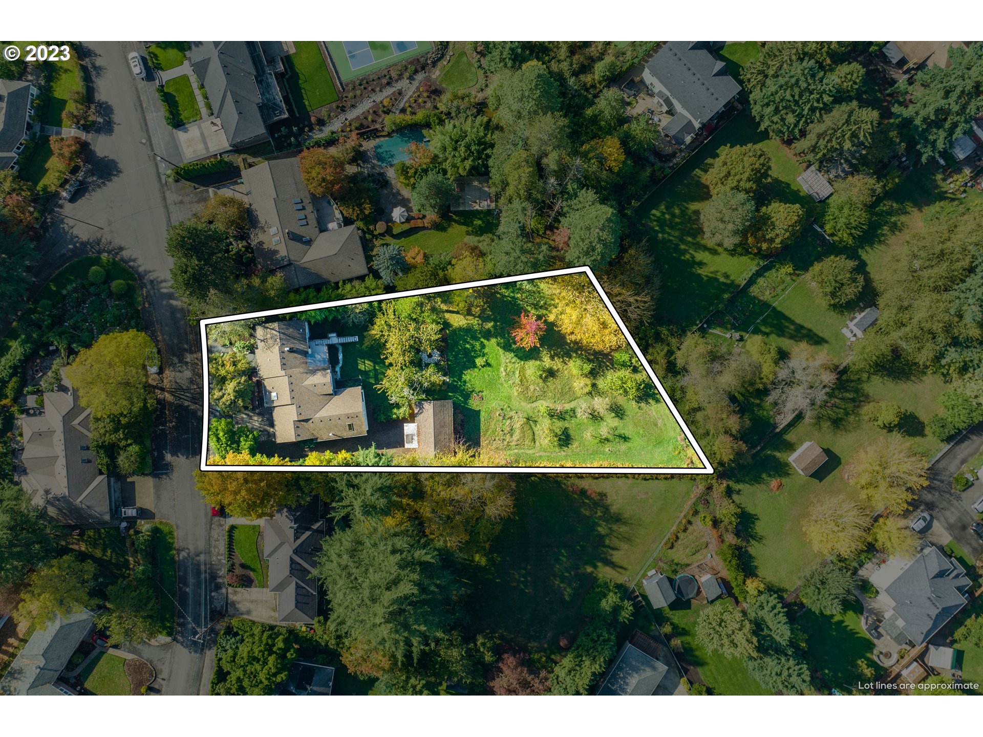 8425 Southwest Ridgeway Drive Portland, OR 97225 - Photo 38 of 41 a view of outdoor space and yard