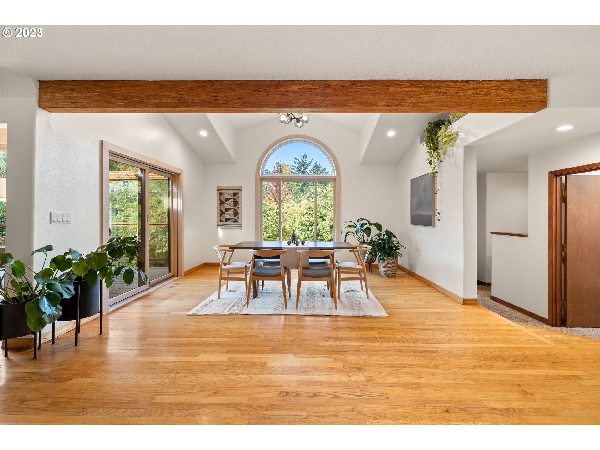 8425 Southwest Ridgeway Drive Portland, OR 97225 - Photo 5 of 41