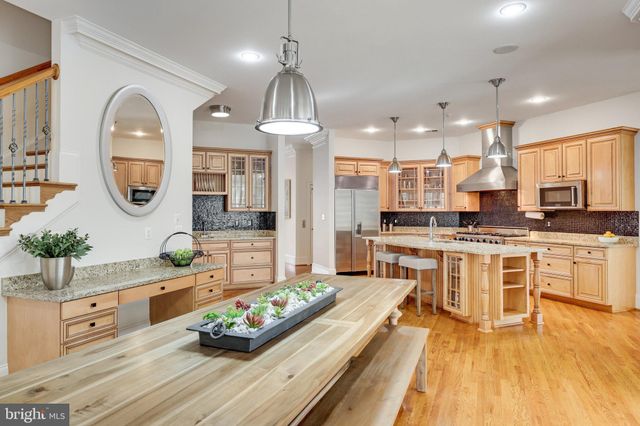 $2,700,000 | 7205 Farm Meadow Court, McLean, VA 22101