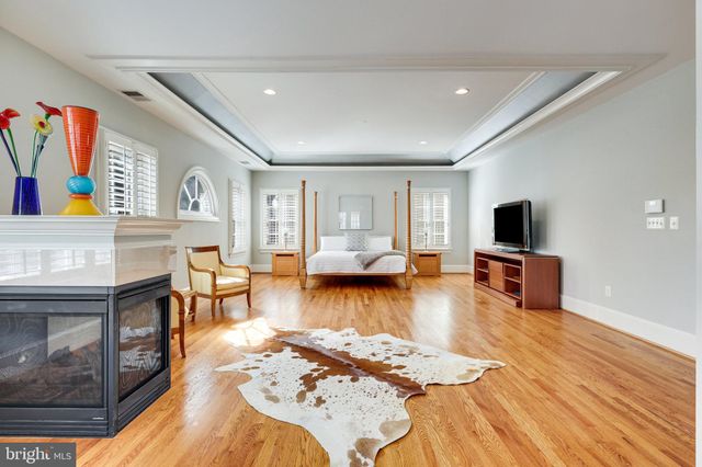 $2,700,000 | 7205 Farm Meadow Court, McLean, VA 22101