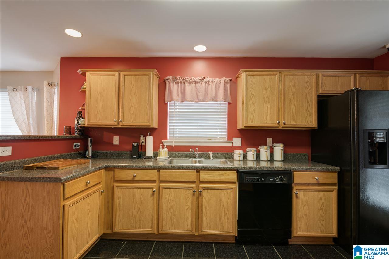 541 Summit Circle Fultondale, AL 35068 - Photo 8 of 23