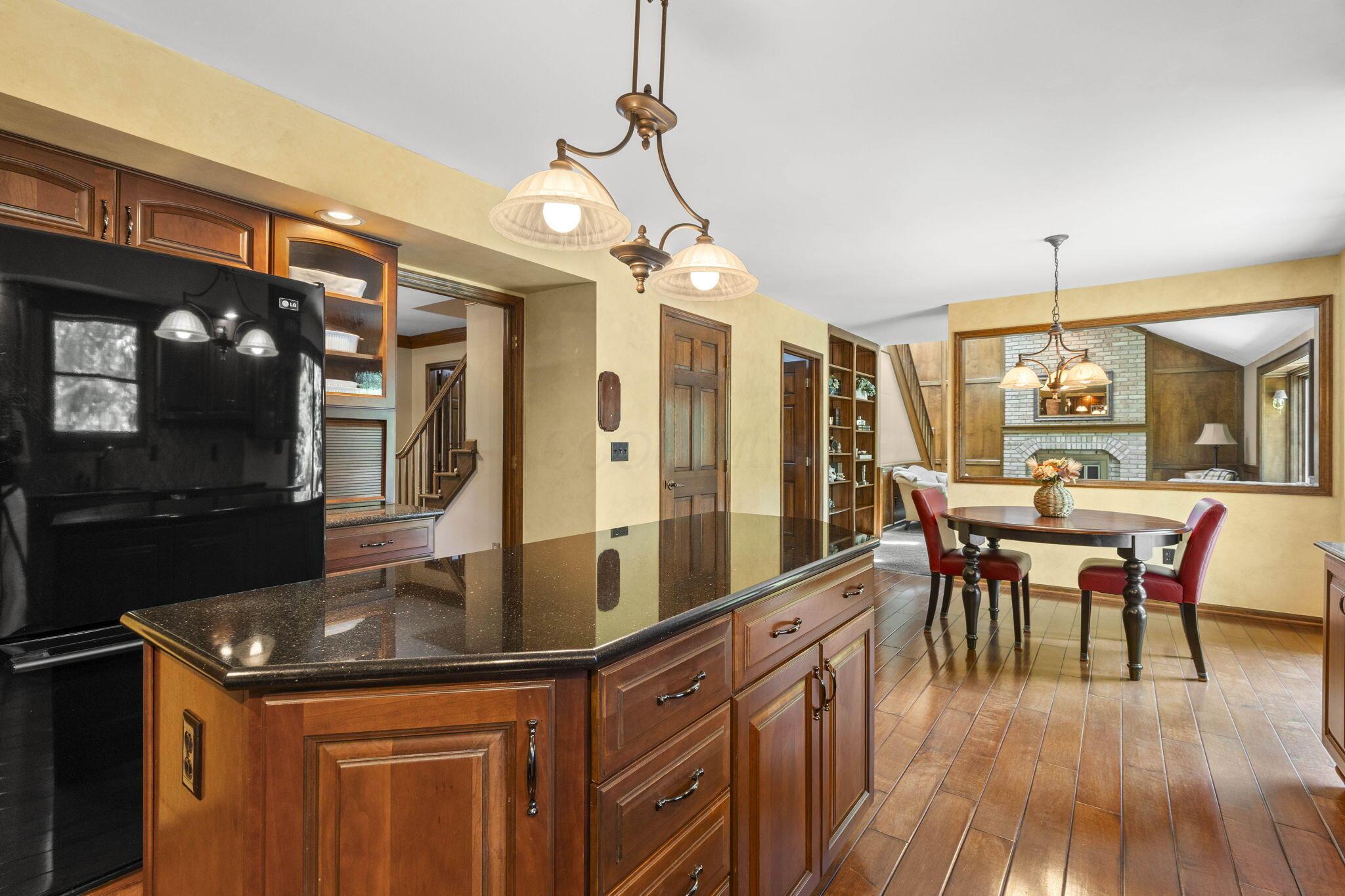 1161 Riva Ridge Boulevard Columbus, OH 43230 - Photo 17 of 60 KITCHEN AND EATING SPACE