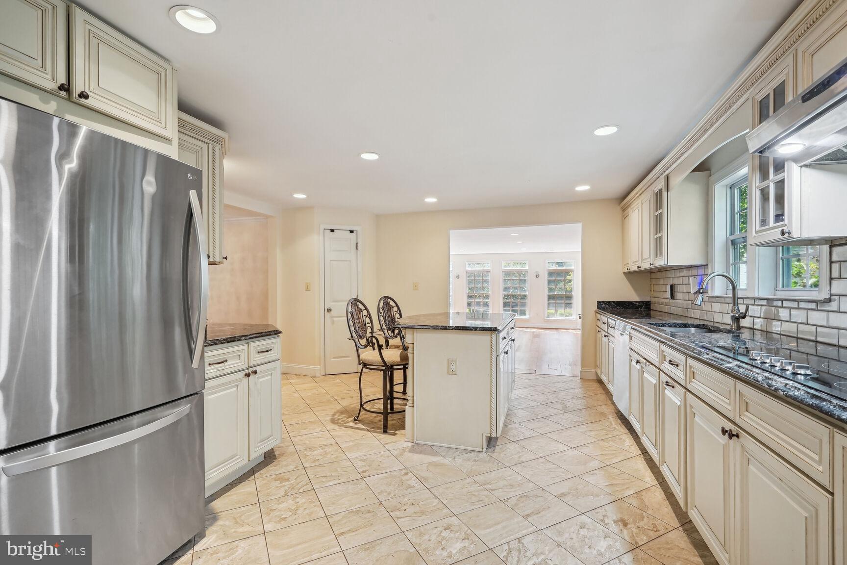10101 Colvin Run Road Great Falls, VA 22066 - Photo 13 of 37 Gallery Image 13