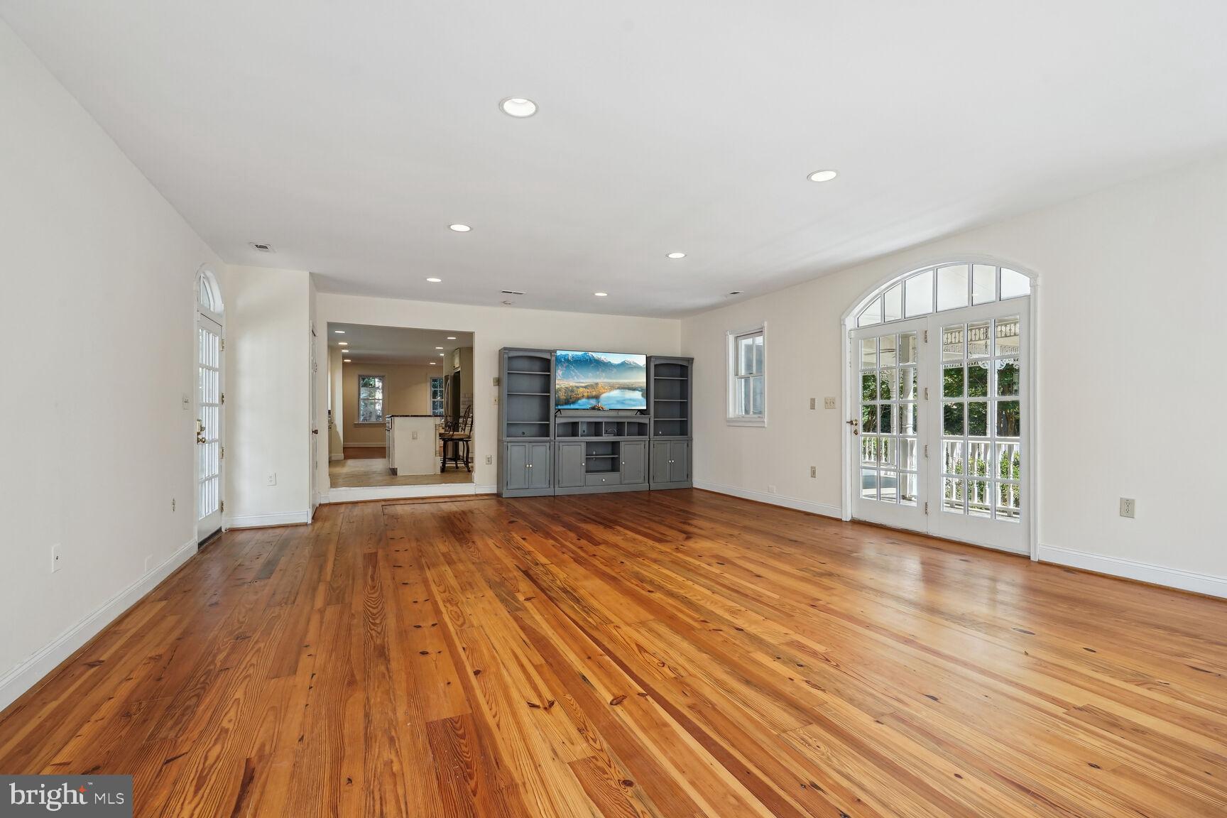 10101 Colvin Run Road Great Falls, VA 22066 - Photo 14 of 37 Gallery Image 14