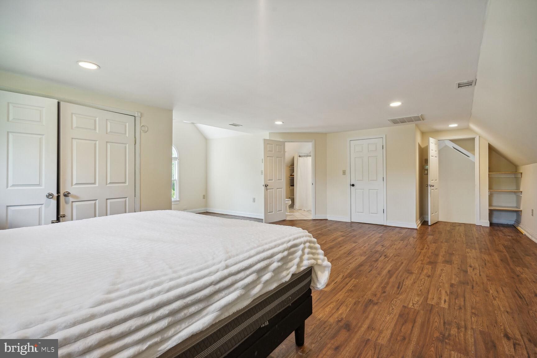10101 Colvin Run Road Great Falls, VA 22066 - Photo 19 of 37 Gallery Image 19
