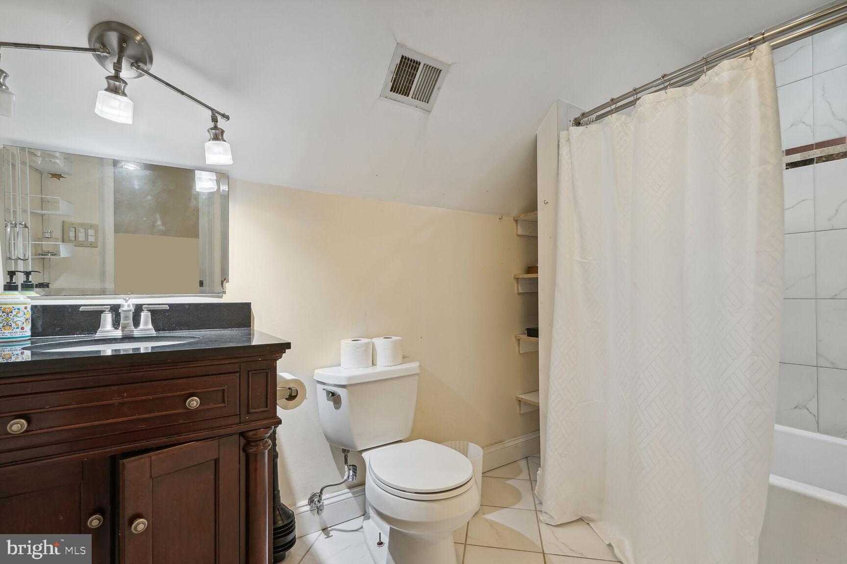 10101 Colvin Run Road Great Falls, VA 22066 - Photo 21 of 37 Gallery Image 21