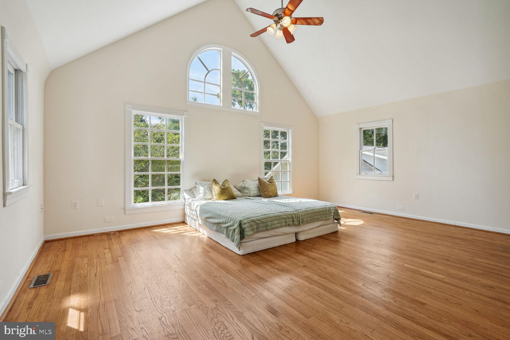 10101 Colvin Run Road Great Falls, VA 22066 - Photo 24 of 37 Gallery Image 24