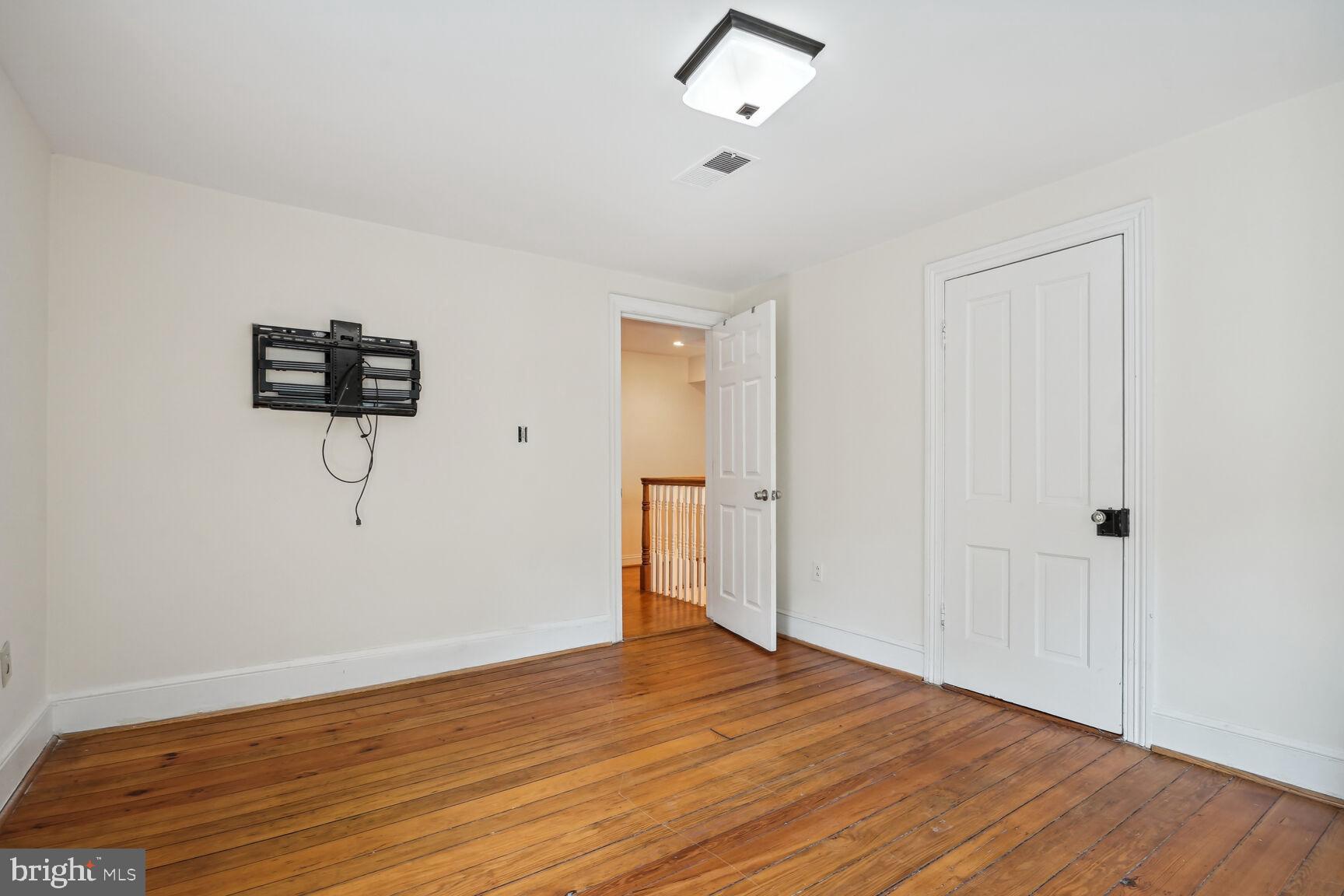 10101 Colvin Run Road Great Falls, VA 22066 - Photo 25 of 37 Gallery Image 25
