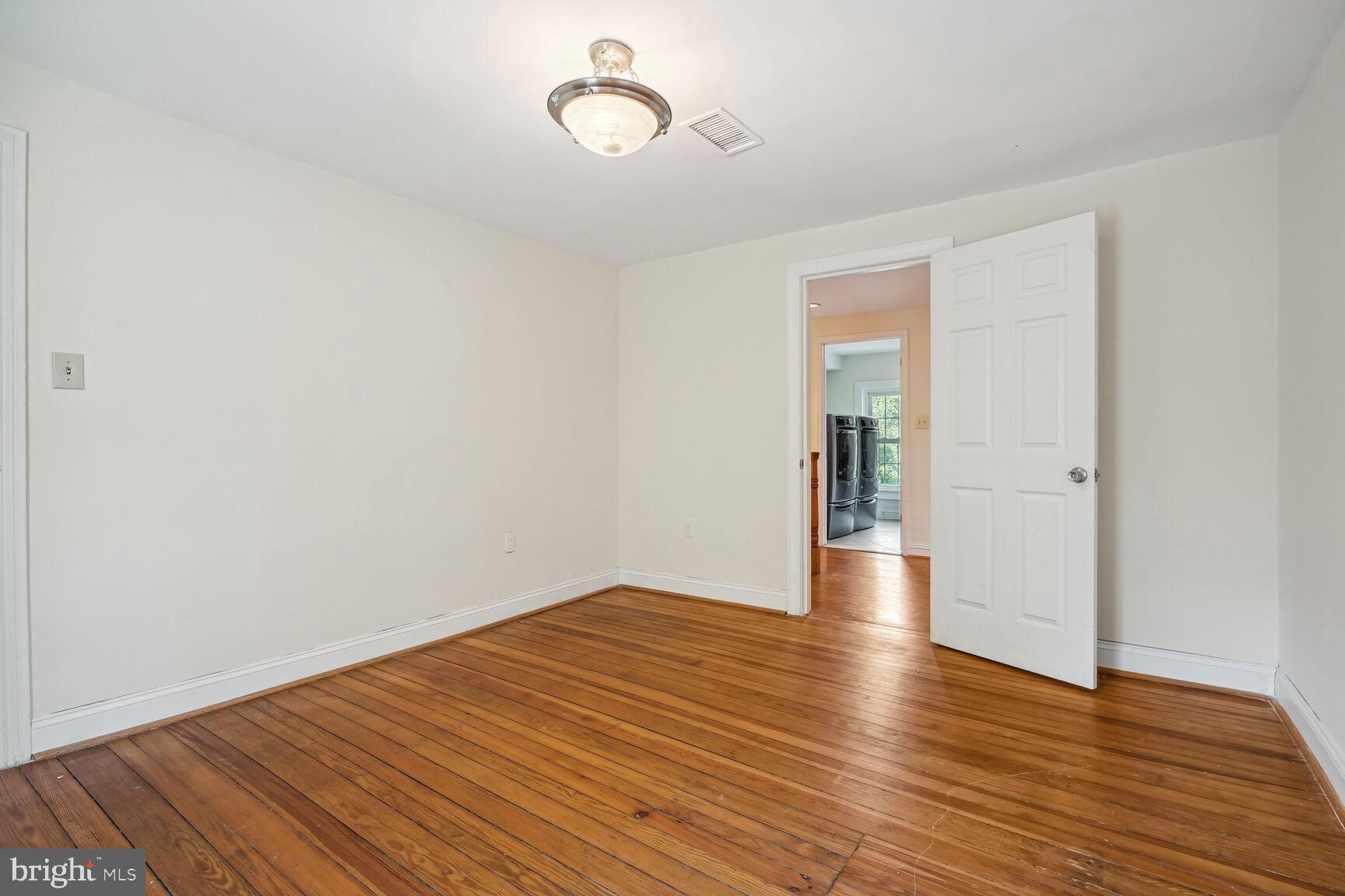 10101 Colvin Run Road Great Falls, VA 22066 - Photo 30 of 37 Gallery Image 30