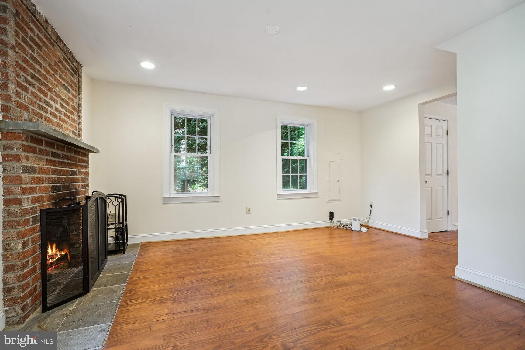 10101 Colvin Run Road Great Falls, VA 22066 - Photo 9 of 37 Gallery Image 9