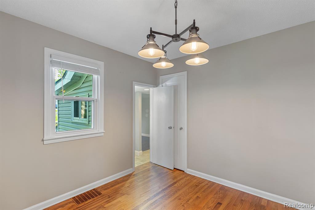 47101 Frederick Road Utica, MI 48317 - Photo 14 of 30