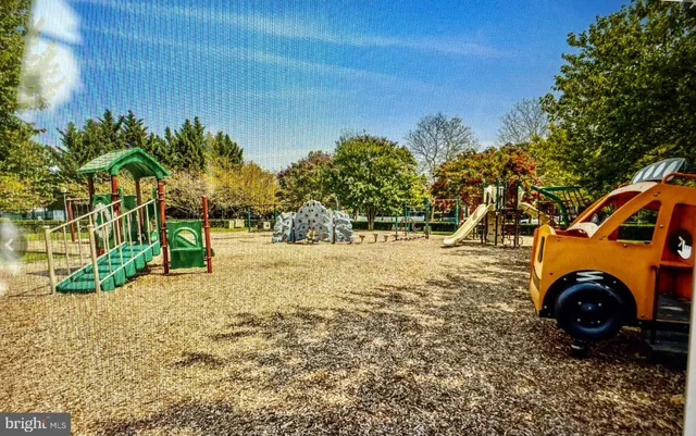 $2,350 | 102 Kendrick Place, Unit 10222, Gaithersburg, MD 20878