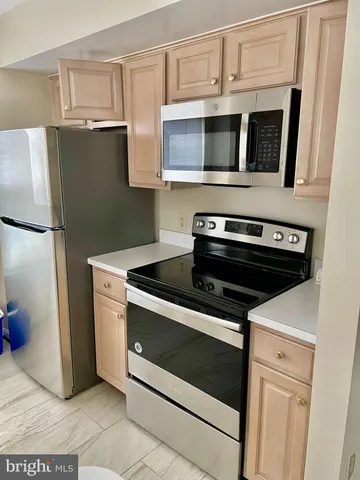 $2,350 | 102 Kendrick Place, Unit 10222, Gaithersburg, MD 20878