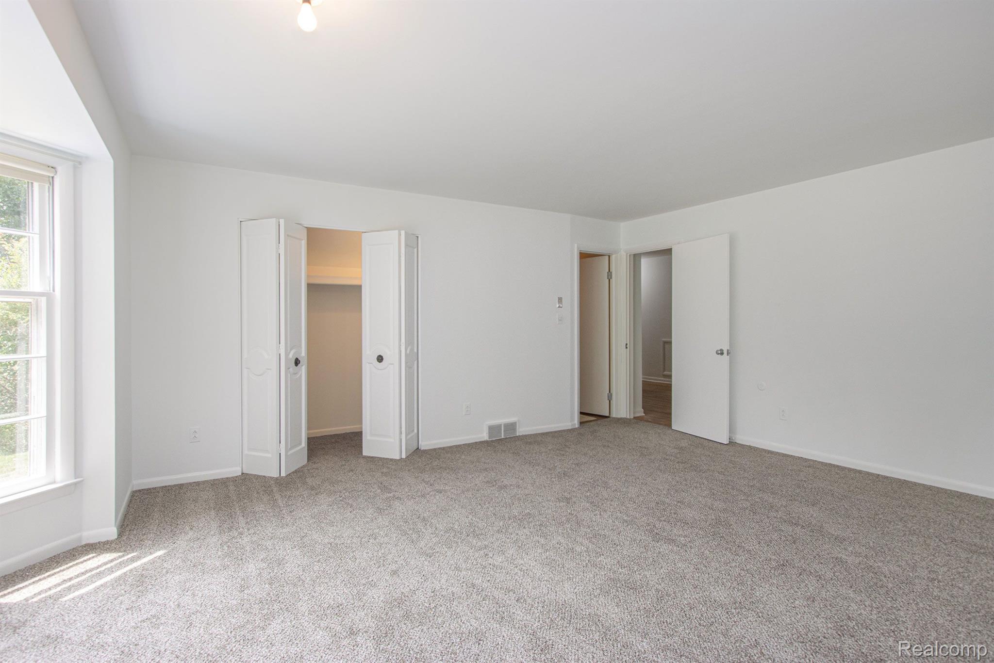 1324 Avon Circle West Rochester, MI 48309 - Photo 12 of 36 Gallery Image 12
