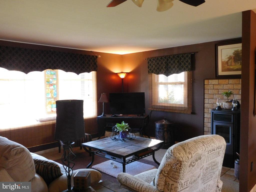 1616 Locust Grove Road Manheim, PA 17545 - Photo 2 of 14