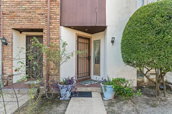 $69,500 | 17210 Imperial Valley Drive, Unit 41, Houston, TX 77060