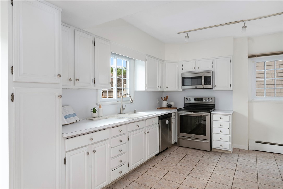 119 Upton Avenue Providence, RI 02906 - Photo 23 of 44