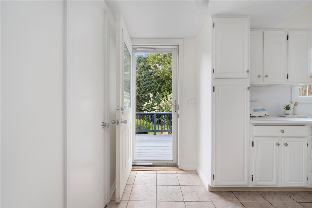 119 Upton Avenue Providence, RI 02906 - Photo 24 of 44