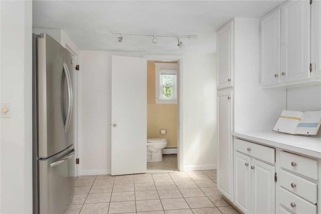 119 Upton Avenue Providence, RI 02906 - Photo 25 of 44