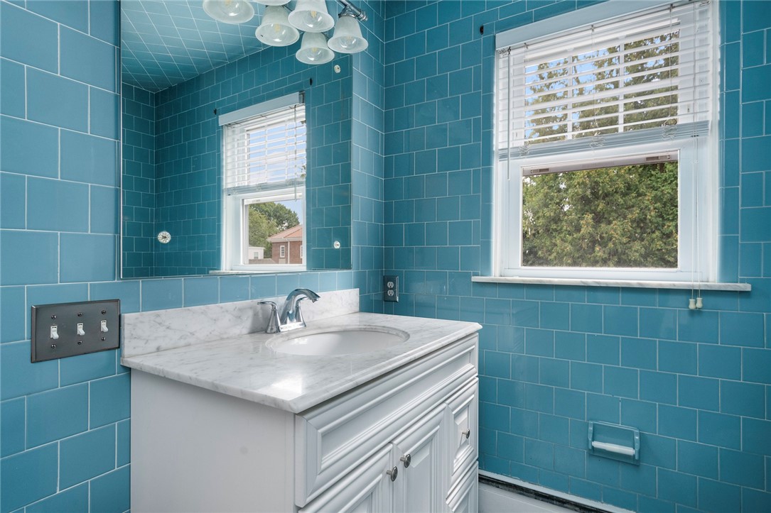 119 Upton Avenue Providence, RI 02906 - Photo 32 of 44