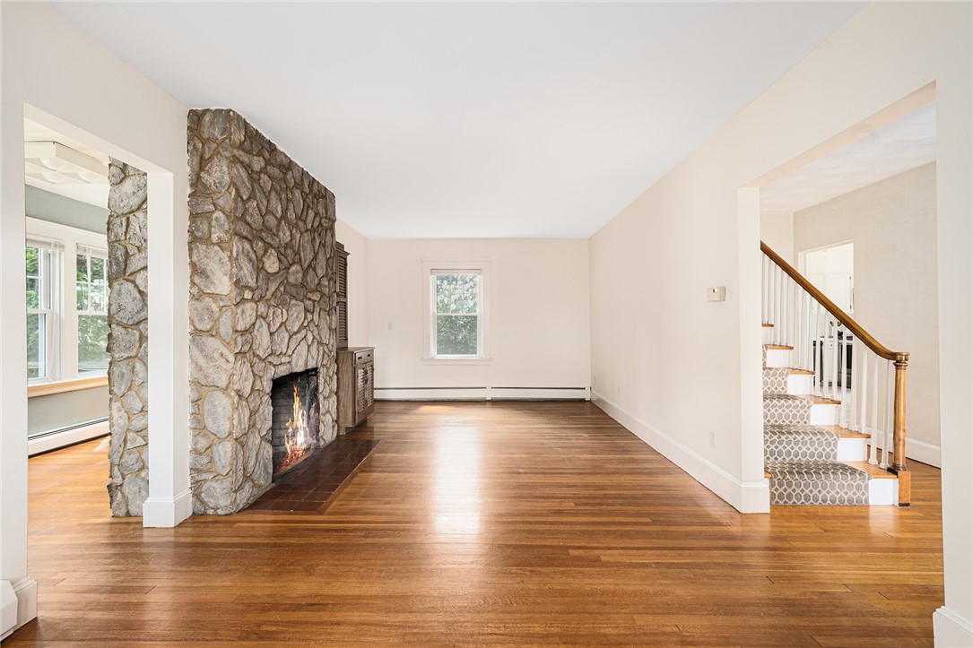 119 Upton Avenue Providence, RI 02906 - Photo 8 of 44