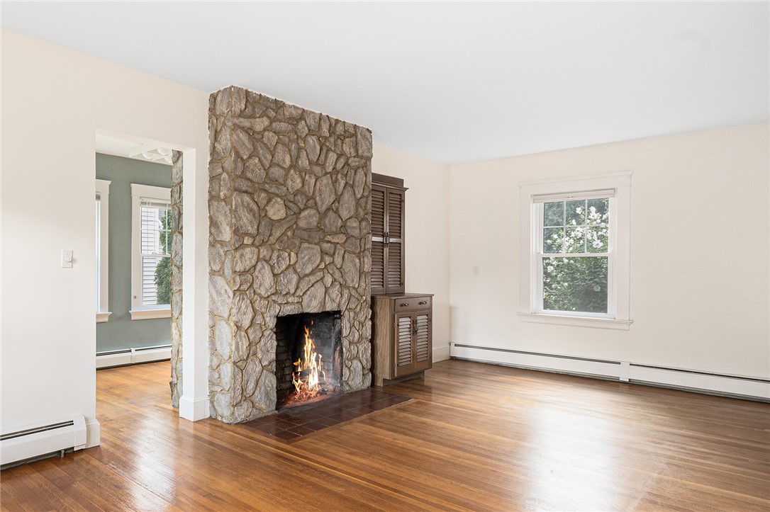 119 Upton Avenue Providence, RI 02906 - Photo 9 of 44