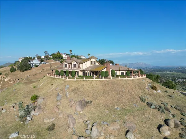 $1,625,000 | 7421 Live Oak Drive, Jurupa Valley, CA 92509
