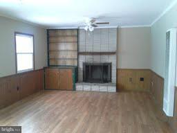 605 West Church Road Sterling, VA 20164 - Photo 11 of 14 Family Room
