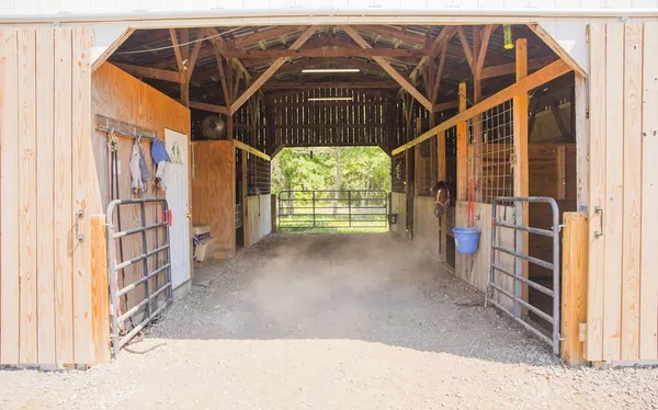 a view of a pathway with an outdoor space