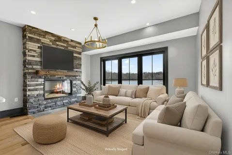 $810,000 | 12 Icehouse Drive, Saugerties, NY 12477