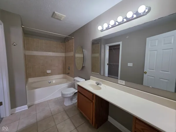 $1,550 | 1480 Royal View Lane, Greenwood, IN 46143