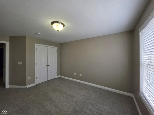 $1,550 | 1480 Royal View Lane, Greenwood, IN 46143