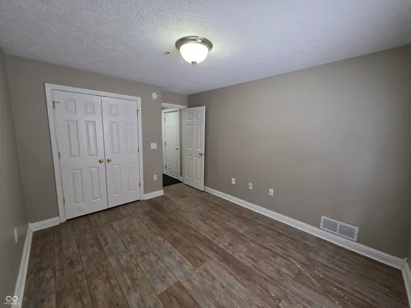 $1,550 | 1480 Royal View Lane, Greenwood, IN 46143