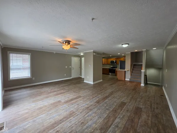 $1,550 | 1480 Royal View Lane, Greenwood, IN 46143