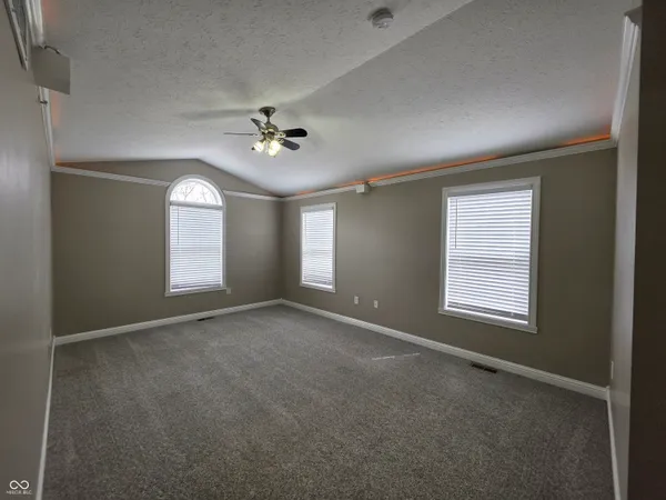 $1,550 | 1480 Royal View Lane, Greenwood, IN 46143