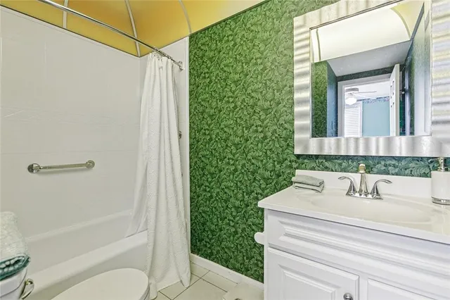 $385,000 | 7444 St Charles Avenue, Unit 204, New Orleans, LA 70118