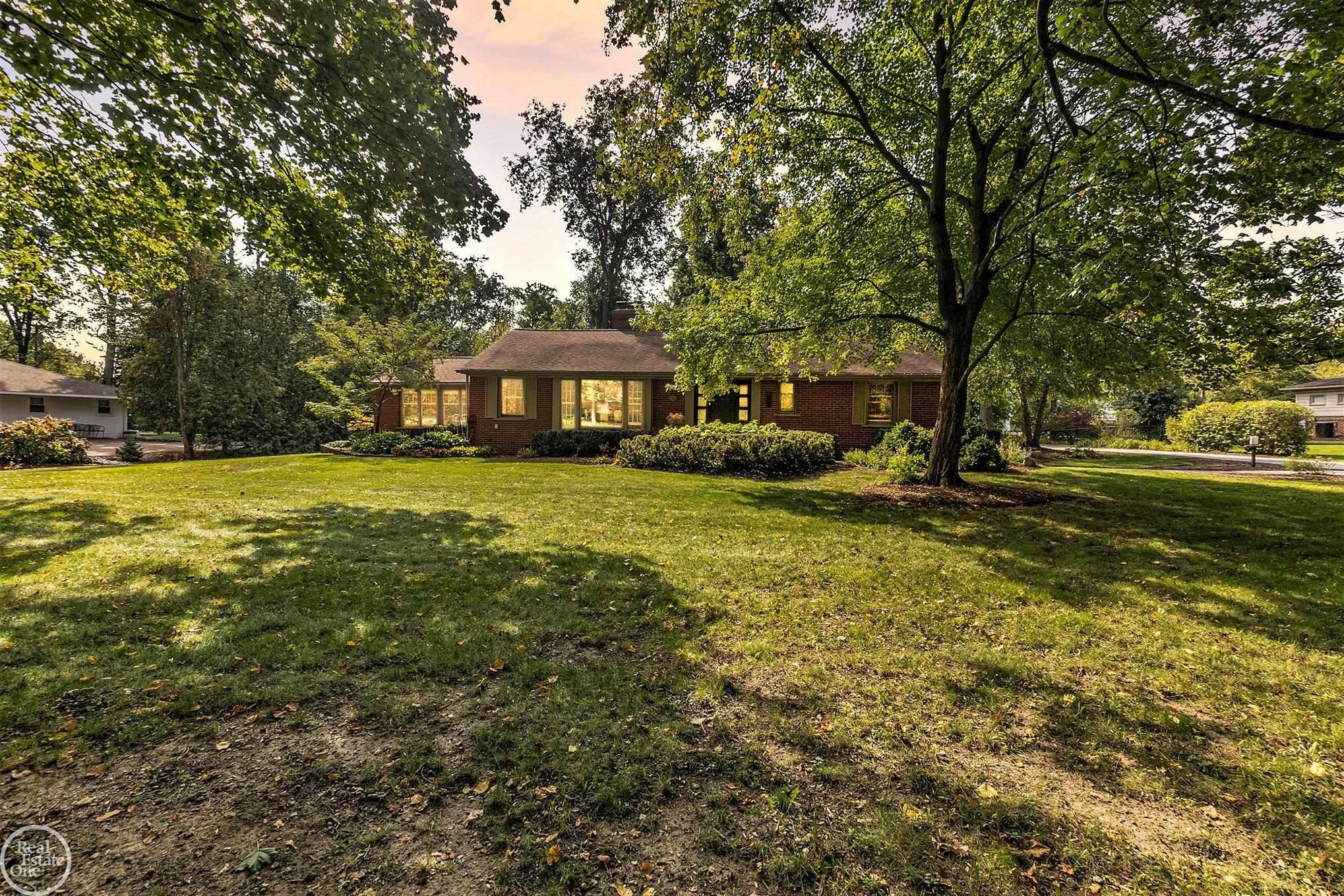 3781 Lincoln Road Bloomfield Hills, MI 48301 - Photo 1 of 37
