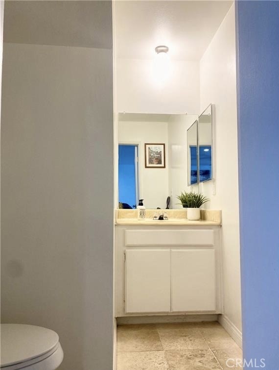 1450 West 146th Street, Unit 2 Gardena, CA 90247 - Photo 14 of 31 Powder room