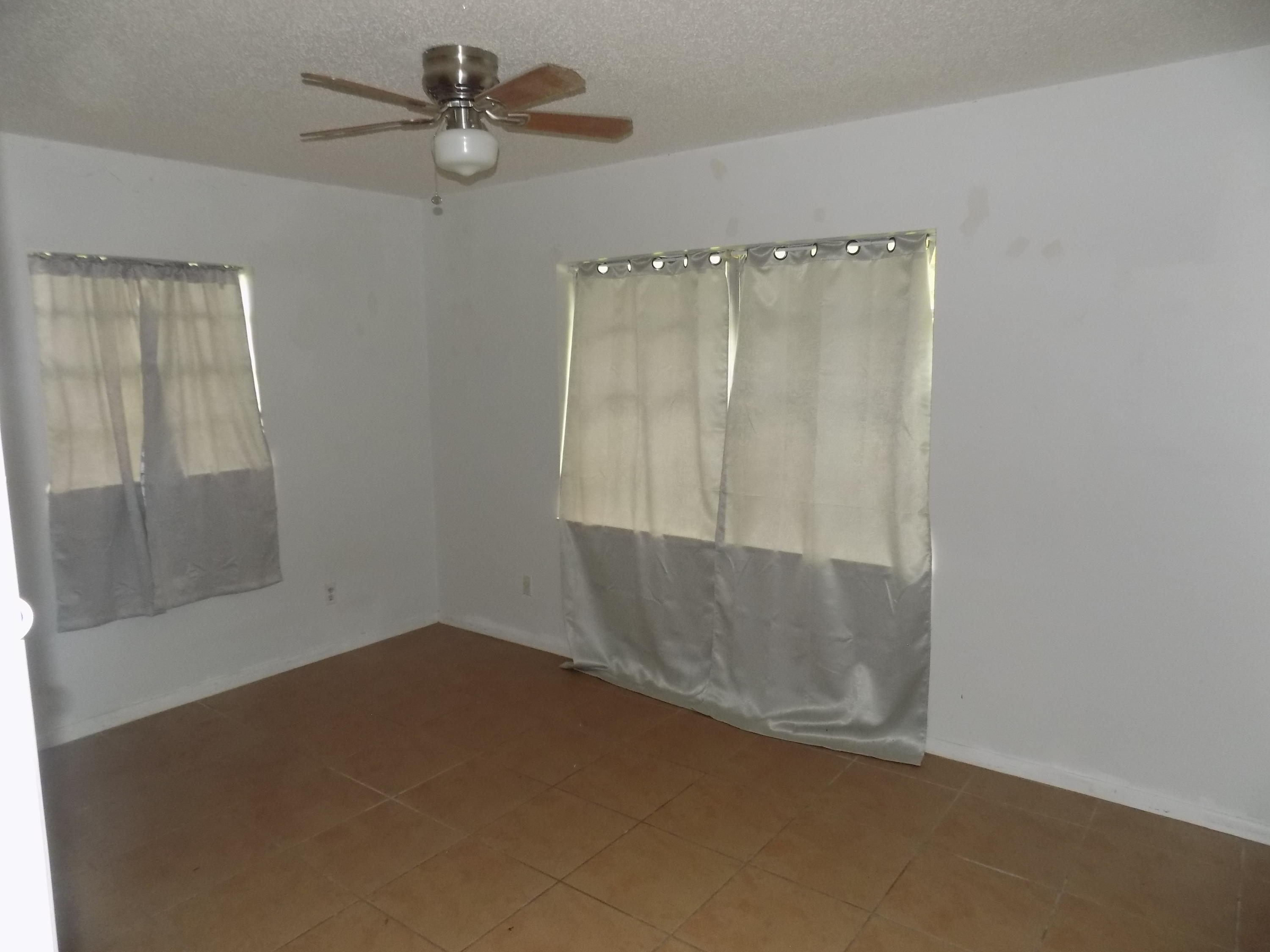 7906 Hamilton Avenue Fort Pierce, FL 34951 - Photo 13 of 17 DSCN4442
