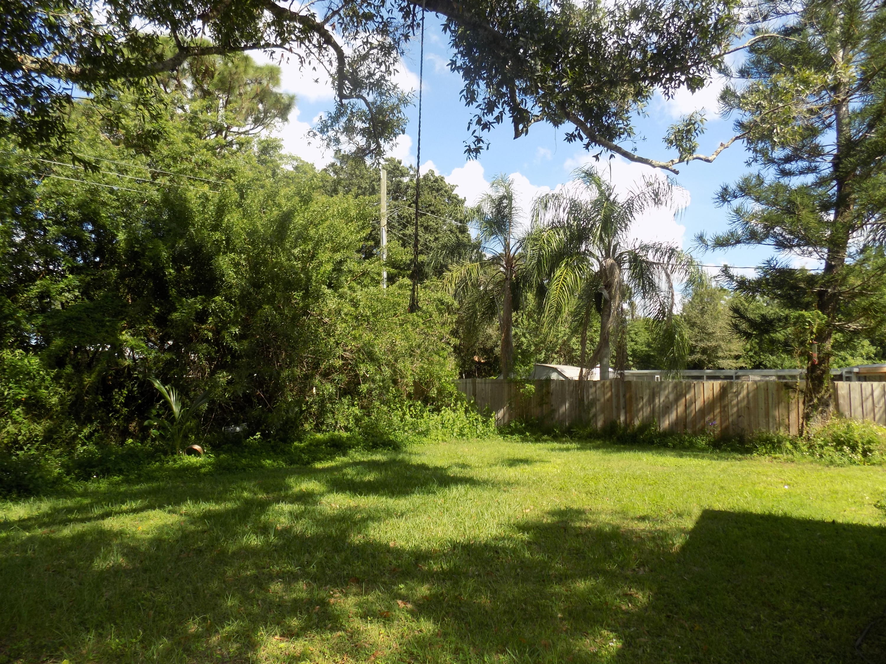 7906 Hamilton Avenue Fort Pierce, FL 34951 - Photo 4 of 17 DSCN4437
