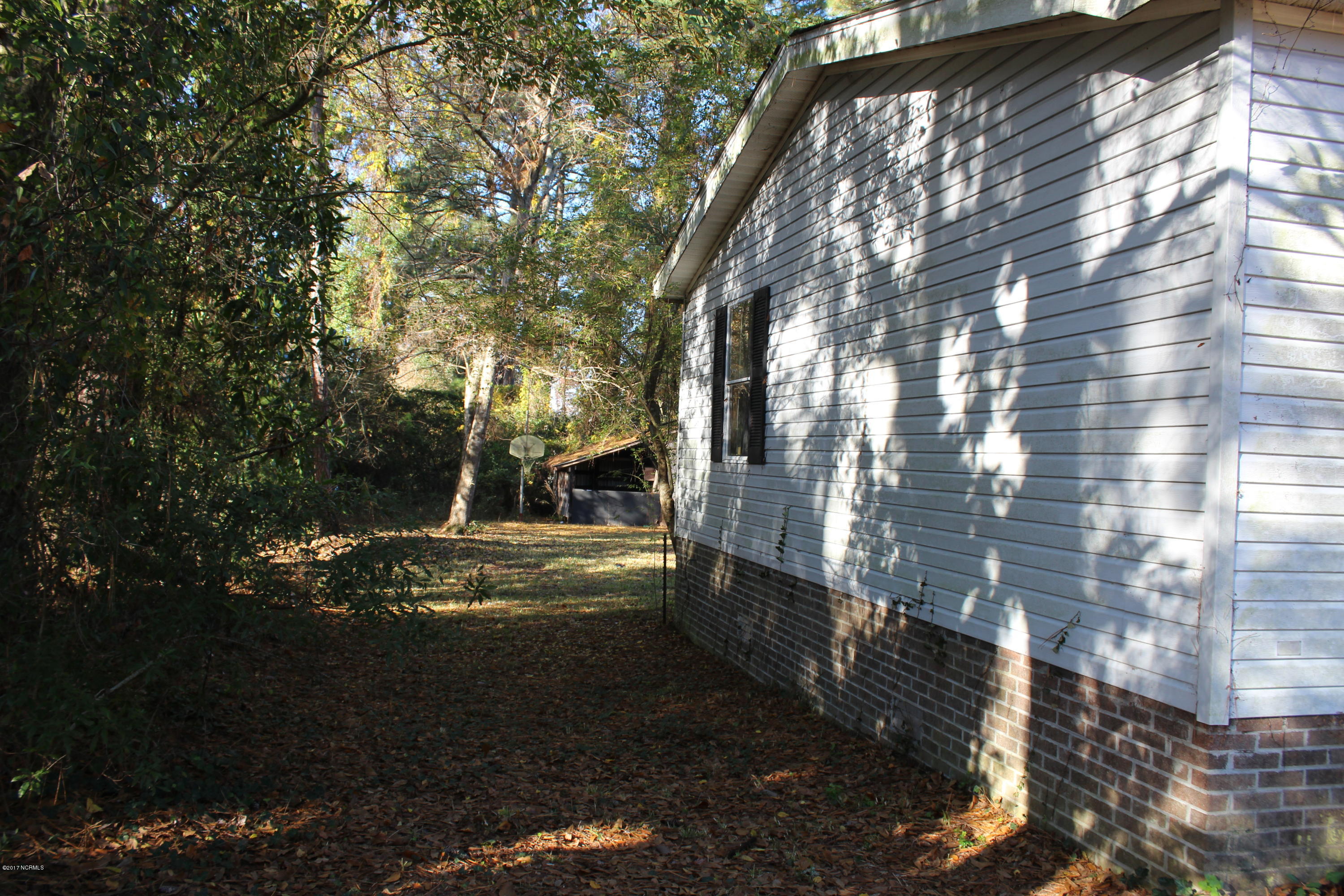 305 Bernhurst Road New Bern, NC 28560 - Photo 9 of 29 IMG_0719