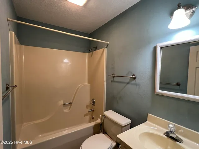 $1,850 | 225 East New York Avenue, Southern Pines, NC 28387