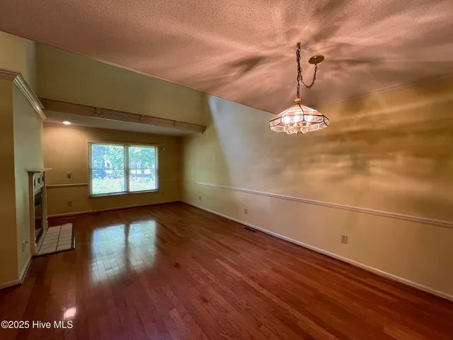 $1,850 | 225 East New York Avenue, Southern Pines, NC 28387